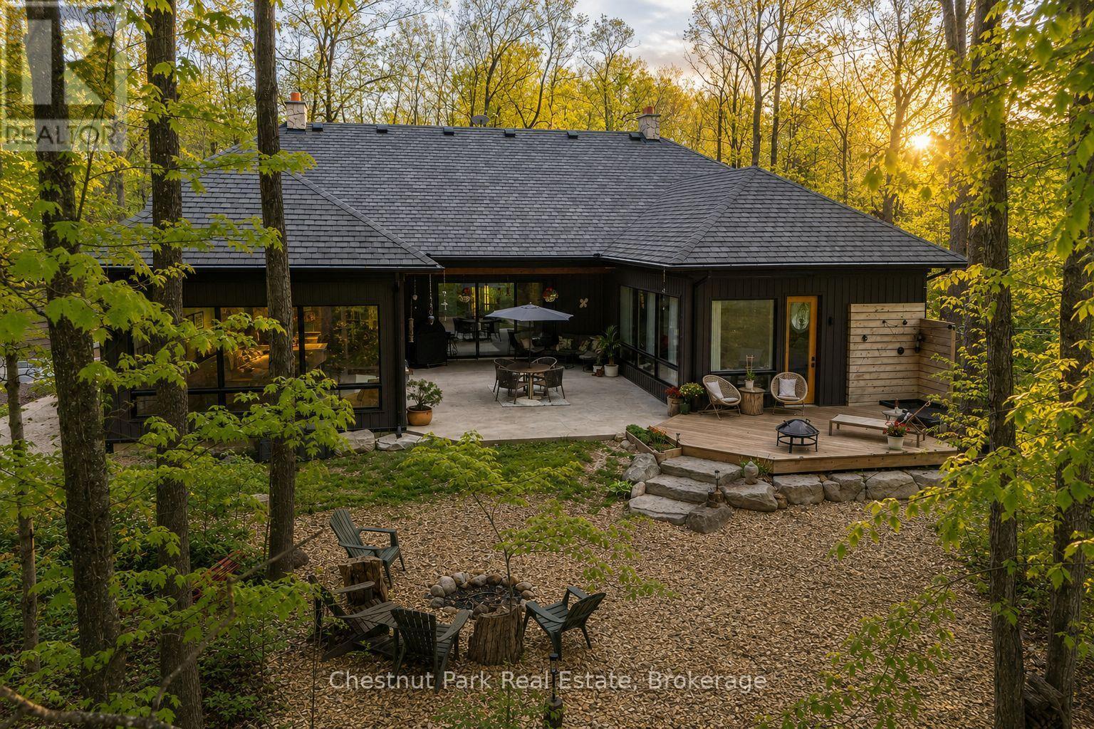 583724 Sideroad 60, Chatsworth, ON - Outdoor With Deck Patio Veranda