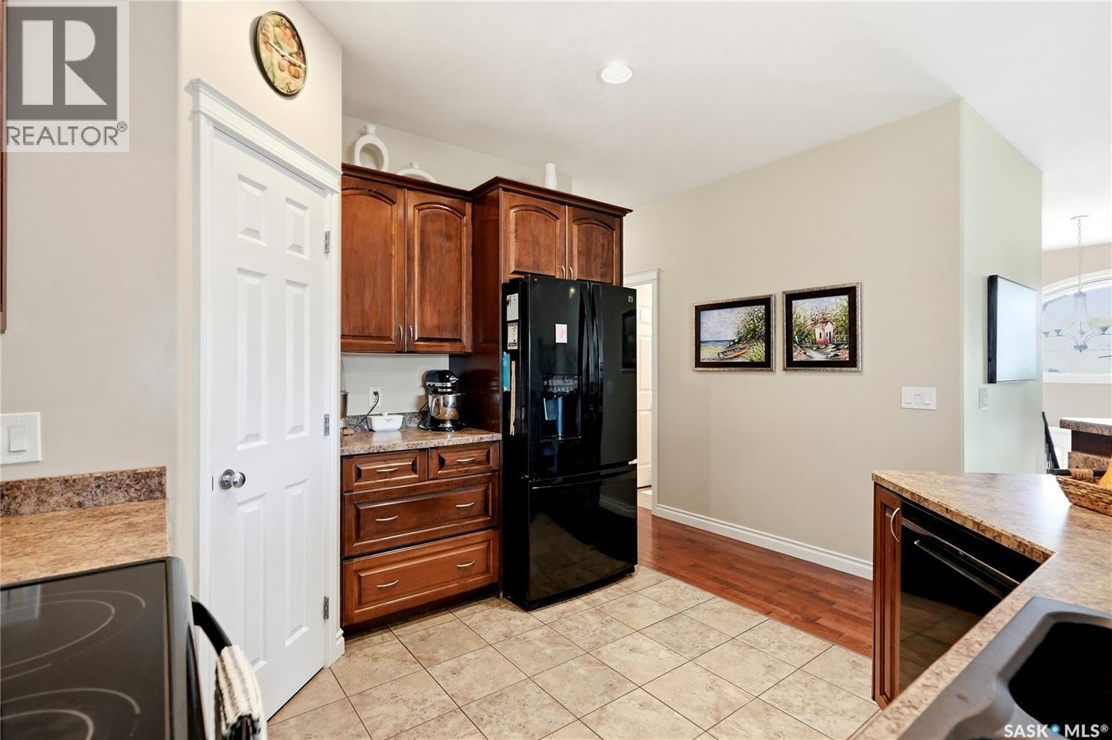 263 Beechmont Crescent, Saskatoon, SK - Indoor Photo Showing Kitchen