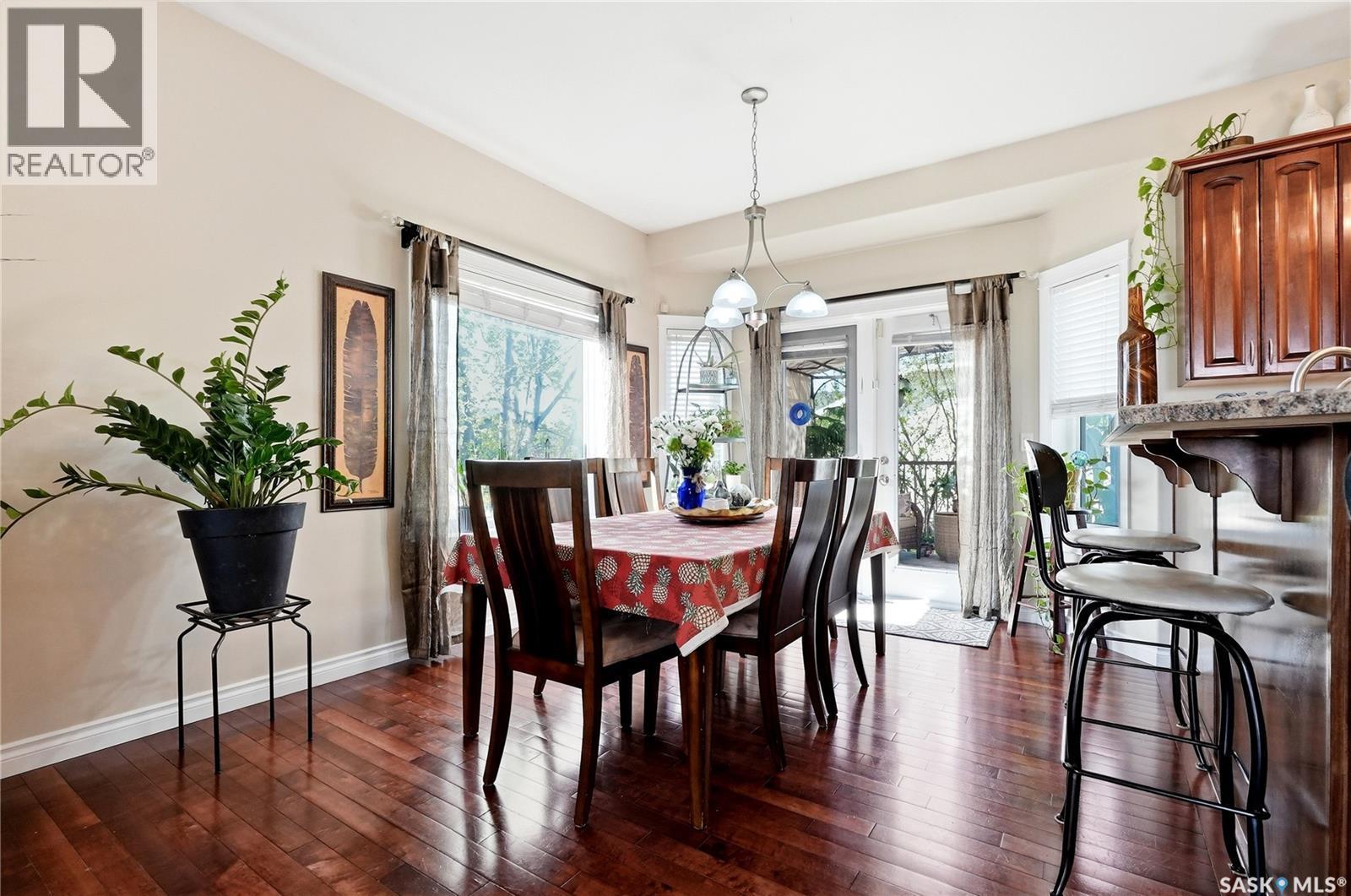 263 Beechmont Crescent, Saskatoon, SK - Indoor Photo Showing Dining Room