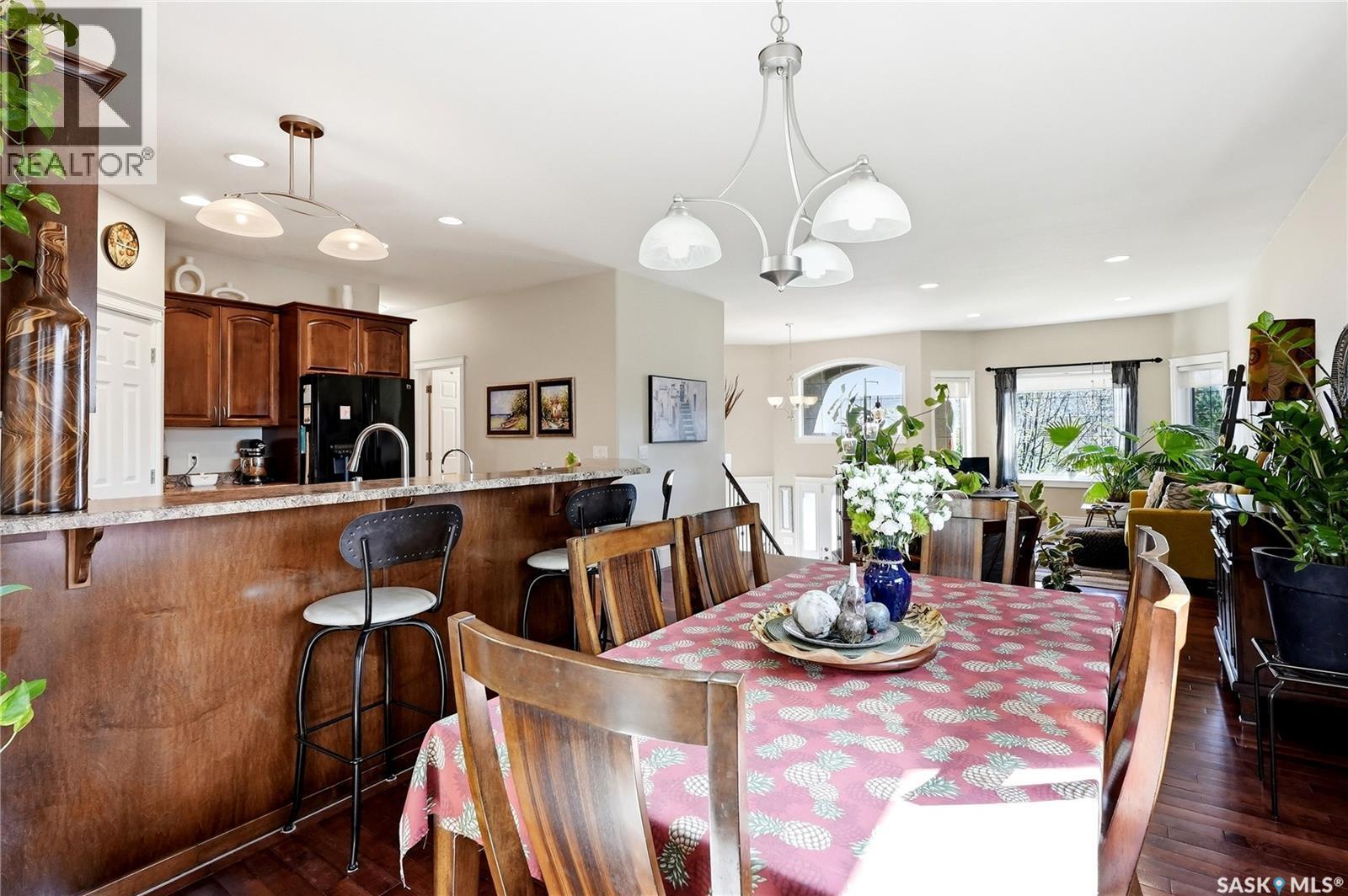 263 Beechmont Crescent, Saskatoon, SK - Indoor Photo Showing Dining Room