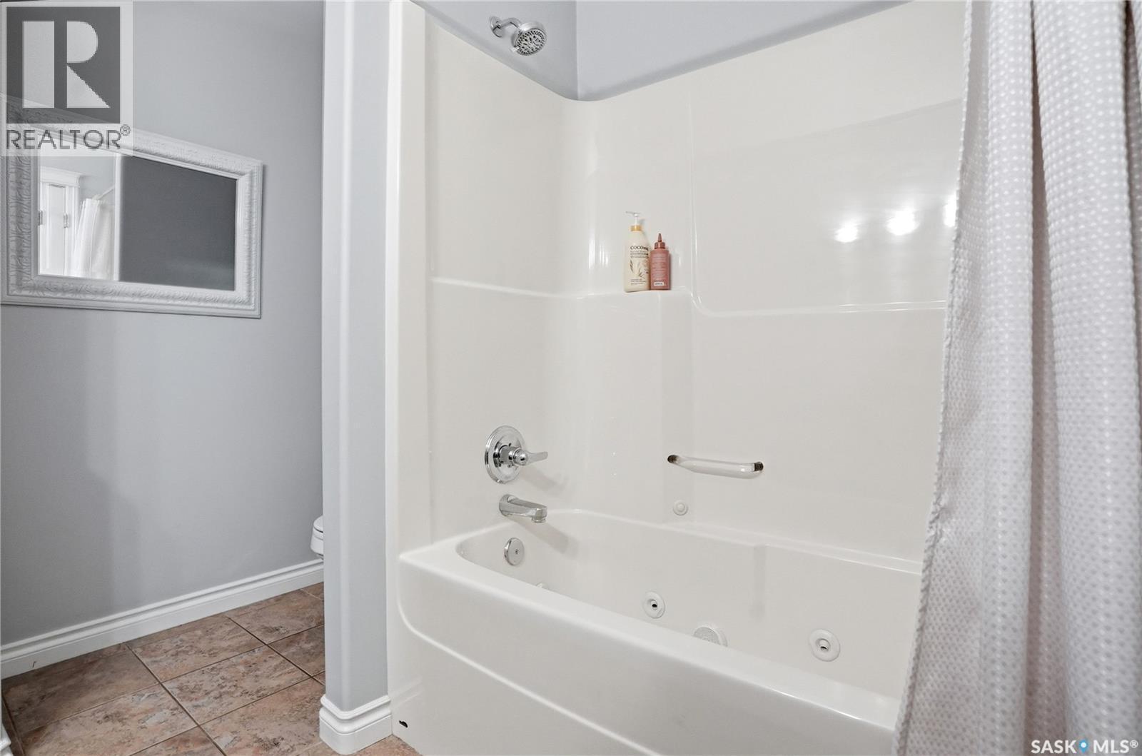 263 Beechmont Crescent, Saskatoon, SK - Indoor Photo Showing Bathroom