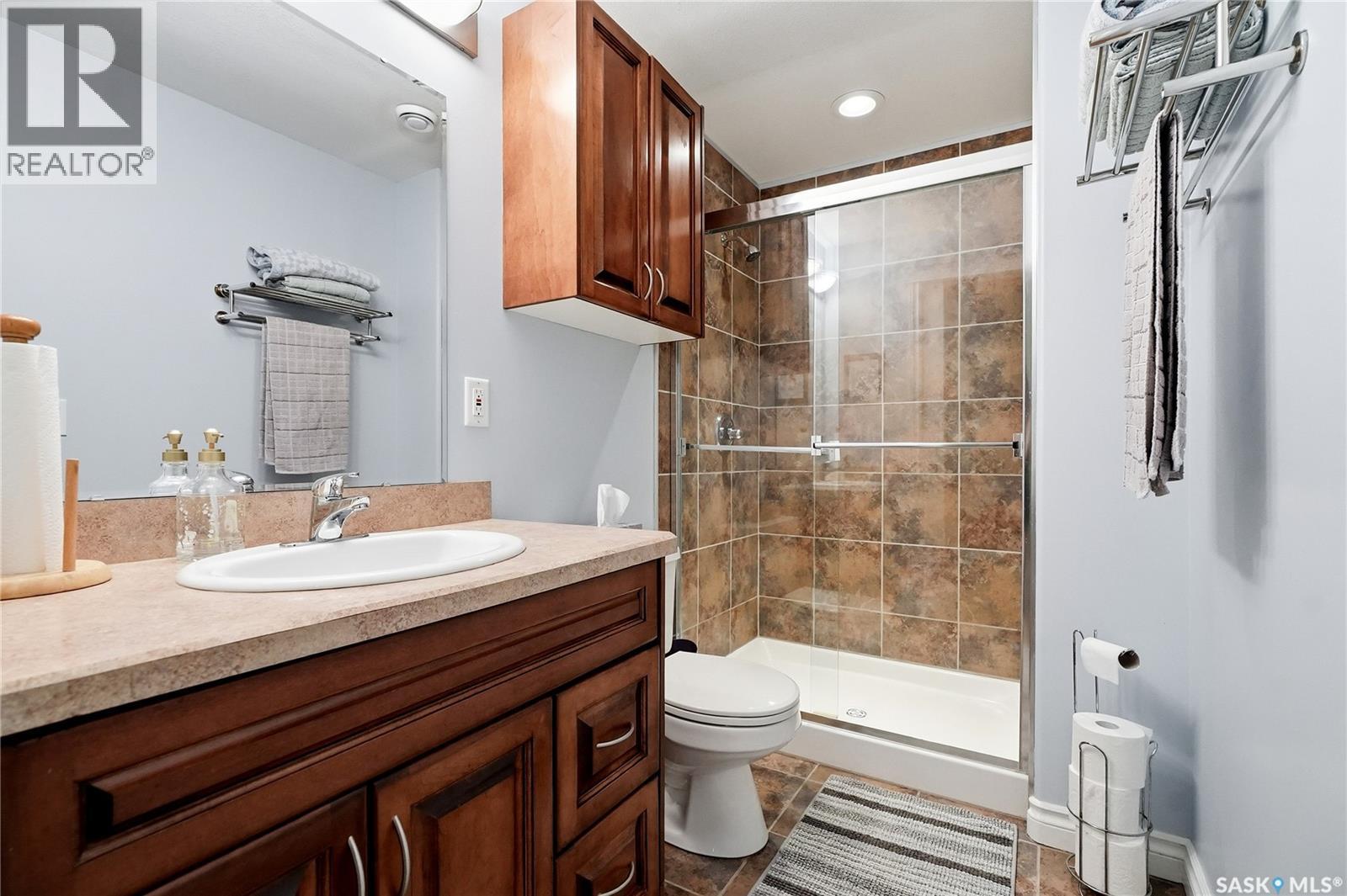 263 Beechmont Crescent, Saskatoon, SK - Indoor Photo Showing Bathroom