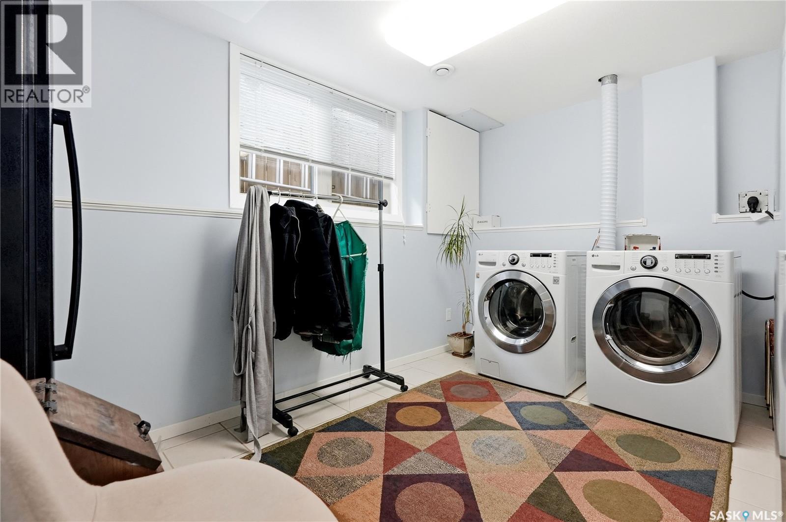 263 Beechmont Crescent, Saskatoon, SK - Indoor Photo Showing Laundry Room