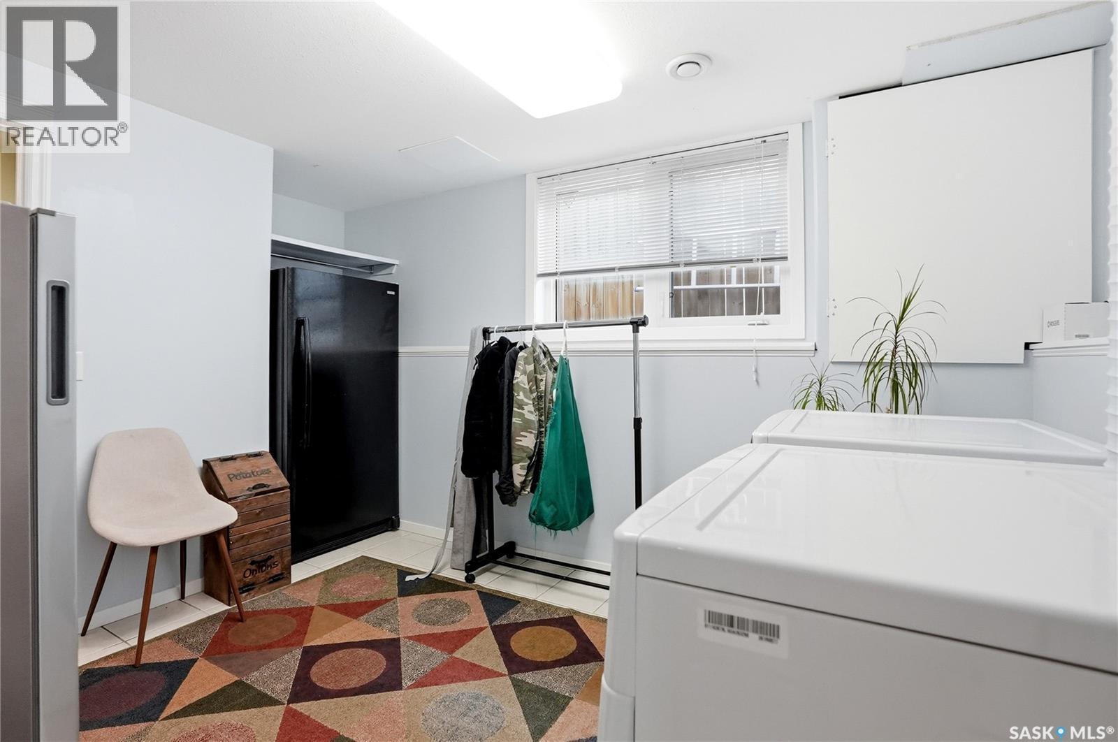 263 Beechmont Crescent, Saskatoon, SK - Indoor Photo Showing Laundry Room