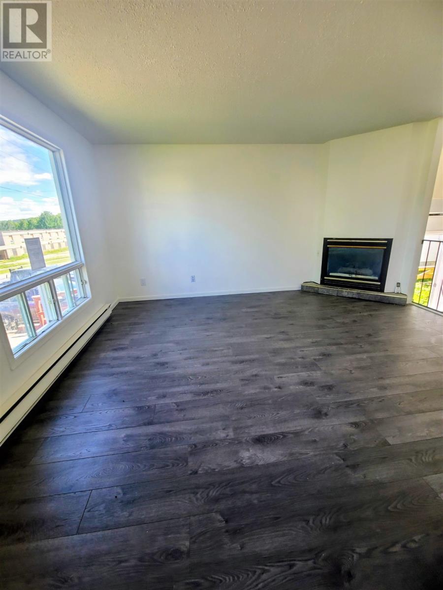 9 Lisbon Rd, Elliot Lake, ON