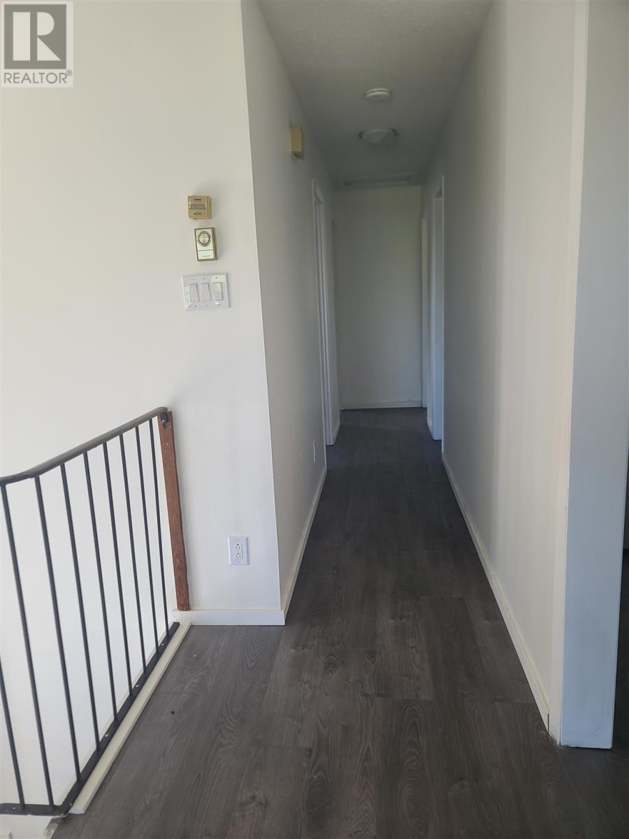 9 Lisbon Rd, Elliot Lake, ON