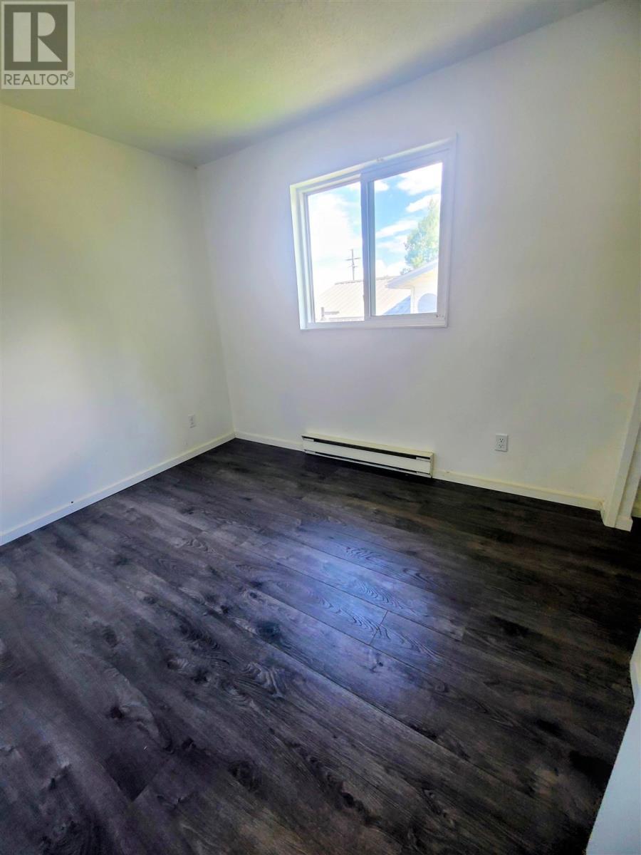 9 Lisbon Rd, Elliot Lake, ON