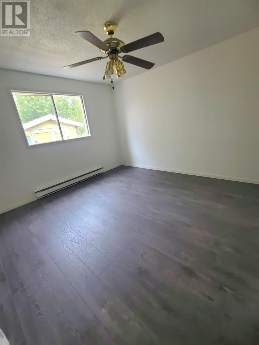 9 Lisbon Rd, Elliot Lake, ON