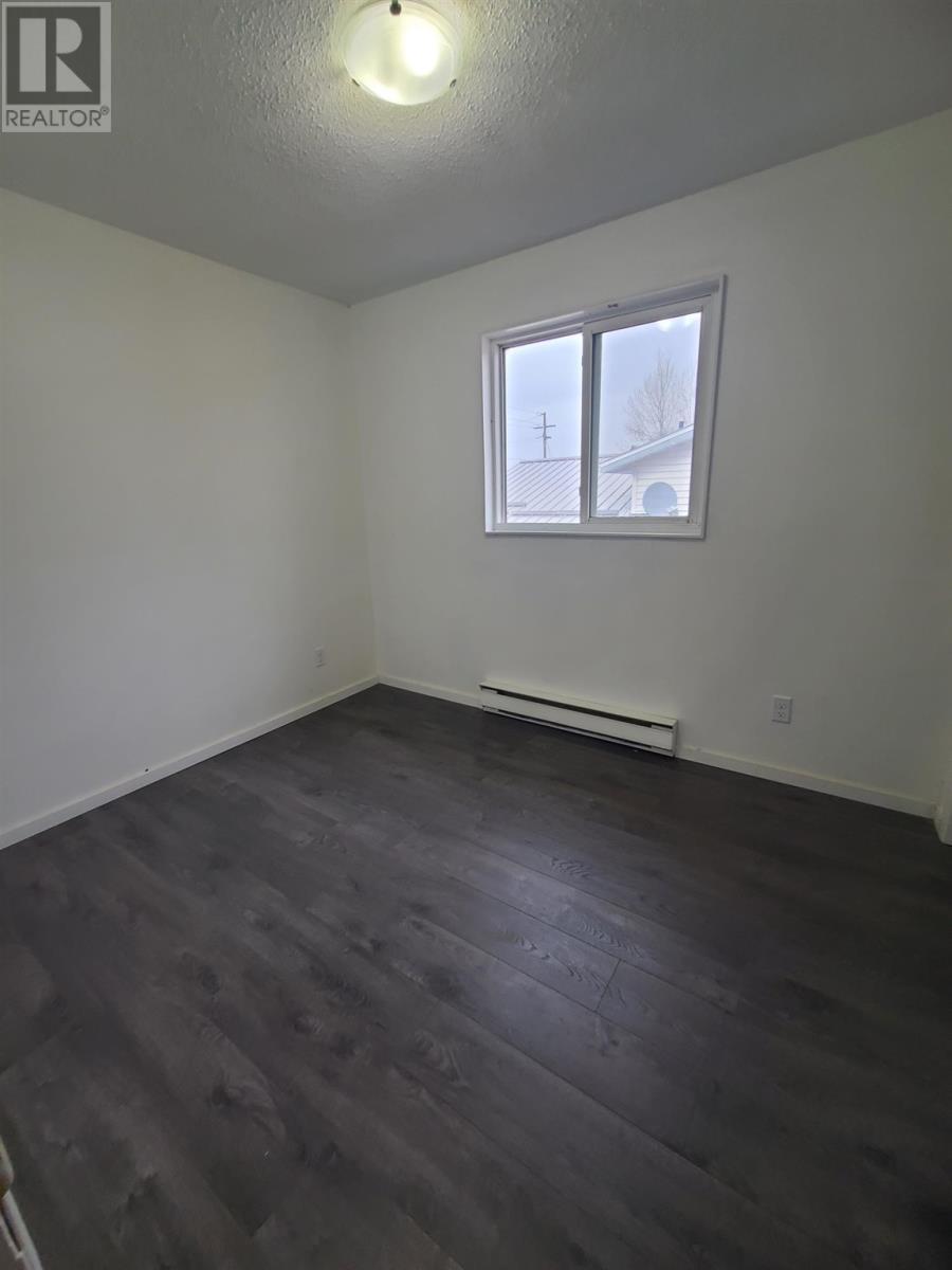 9 Lisbon Rd, Elliot Lake, ON