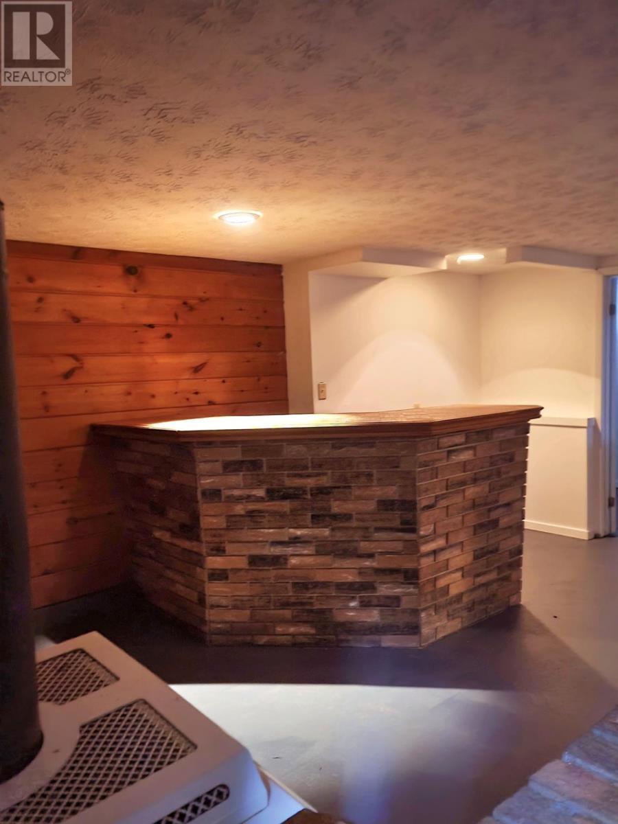 9 Lisbon Rd, Elliot Lake, ON