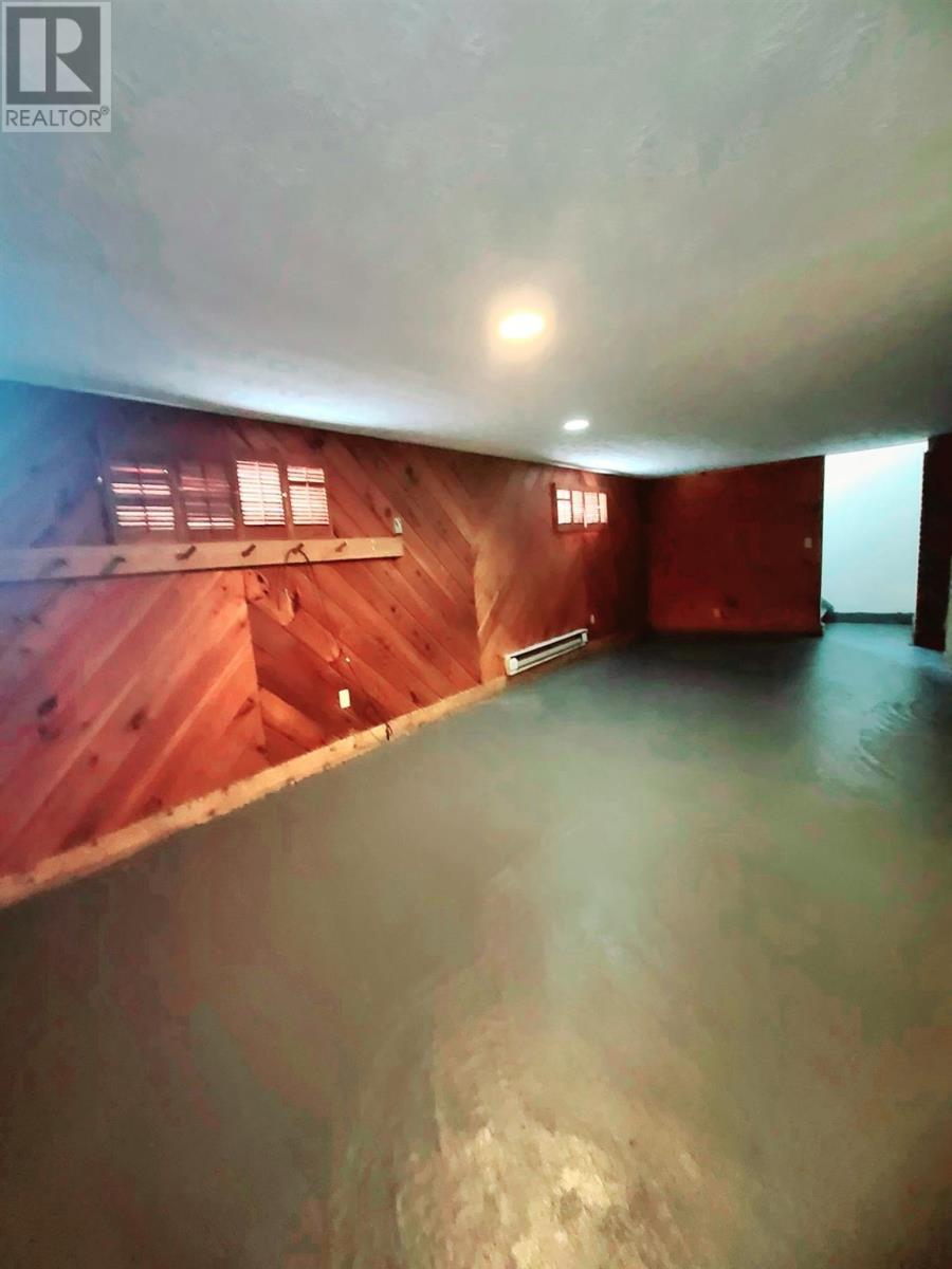 9 Lisbon Rd, Elliot Lake, ON