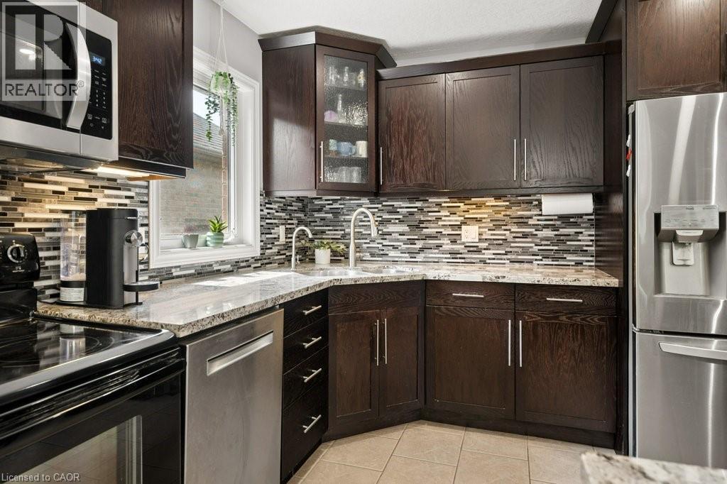 366 Townsend Drive, Breslau, ON - Indoor Photo Showing Kitchen
