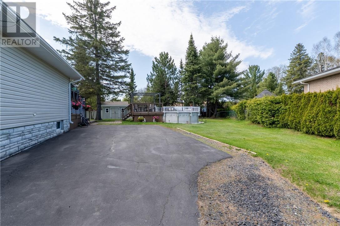 1161 Pine St, Hanmer, ON - Outdoor