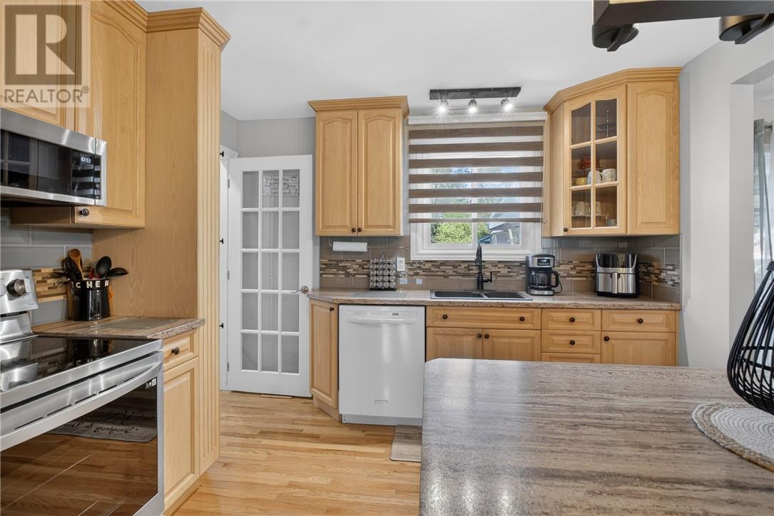 1161 Pine St, Hanmer, ON - Indoor Photo Showing Kitchen With Double Sink