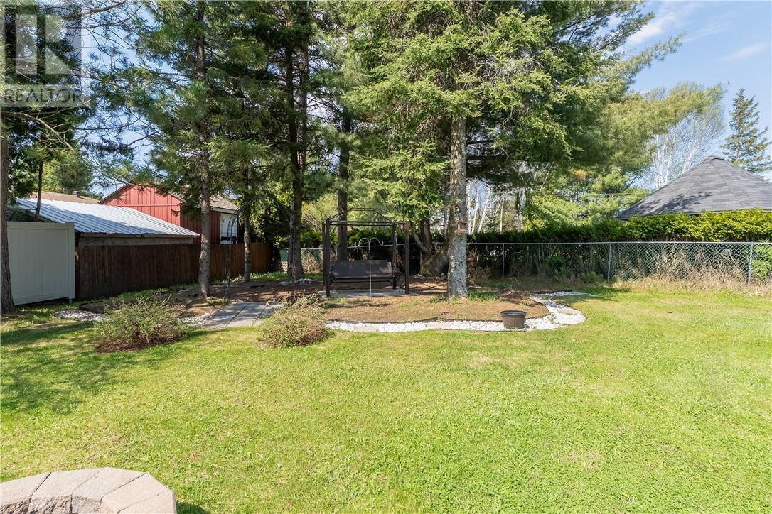 1161 Pine St, Hanmer, ON - Outdoor
