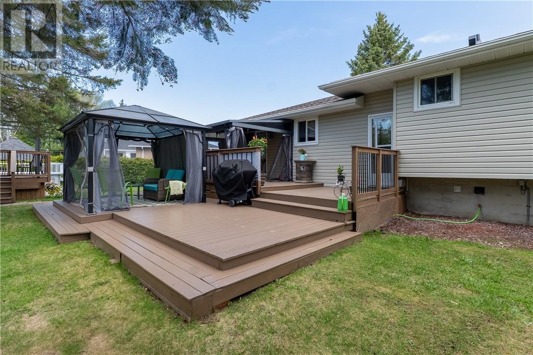 1161 Pine St, Hanmer, ON - Outdoor With Deck Patio Veranda