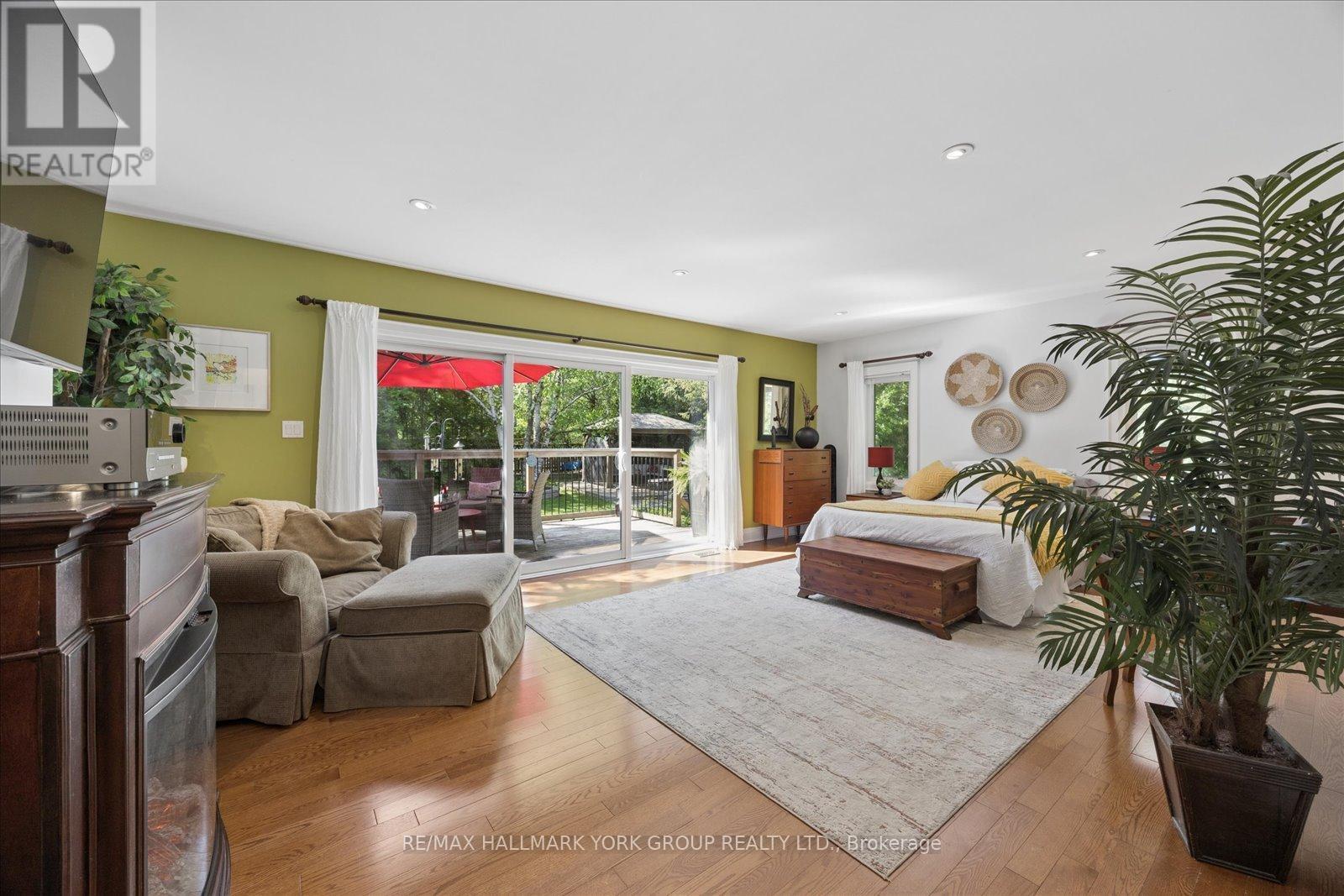 45 Foreht Crescent, Aurora, ON - Indoor Photo Showing Other Room