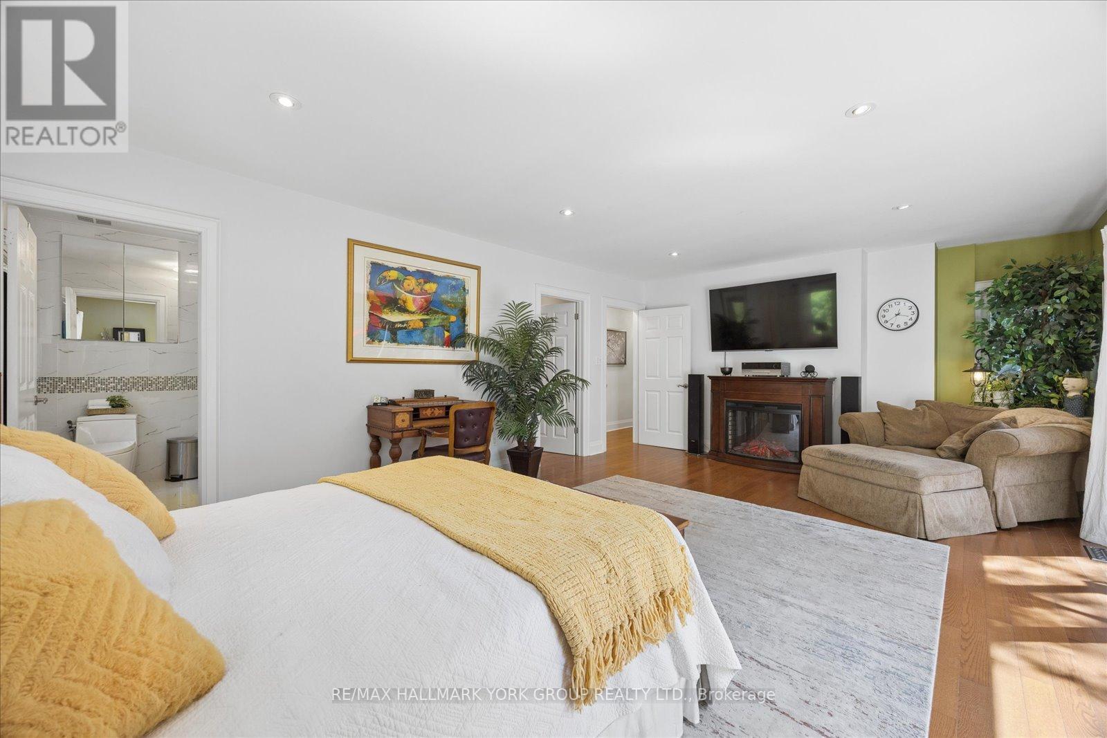45 Foreht Crescent, Aurora, ON - Indoor With Fireplace