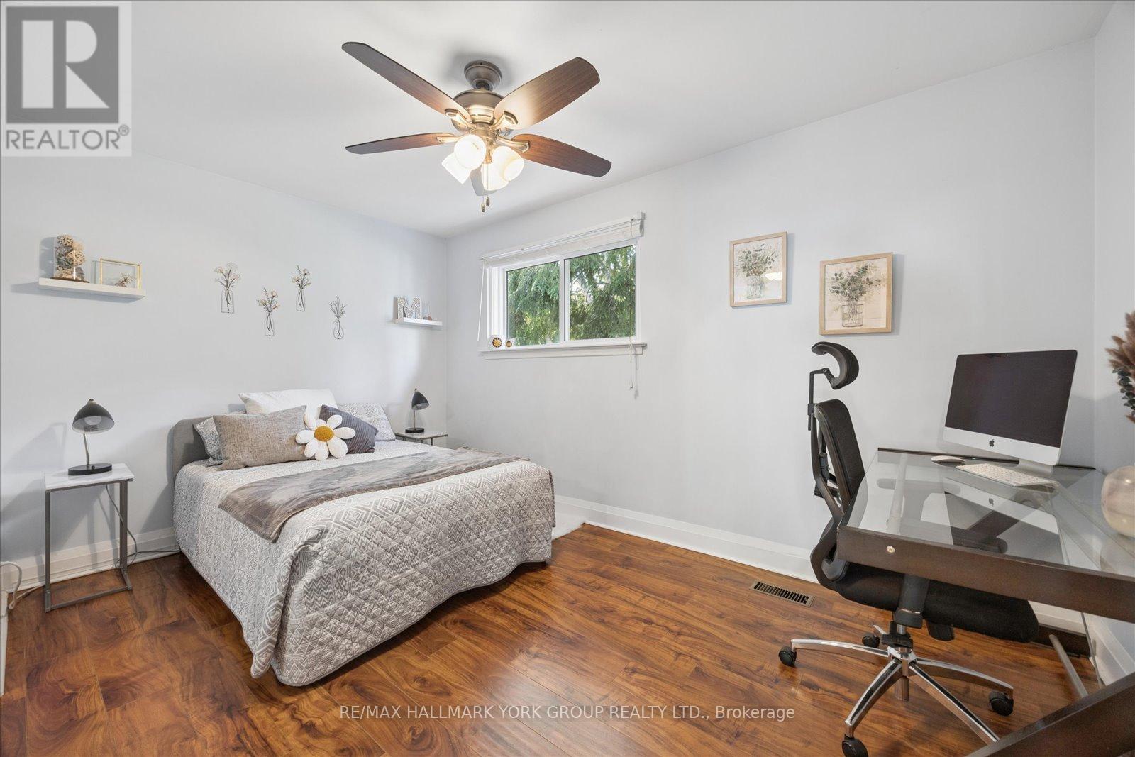 45 Foreht Crescent, Aurora, ON - Indoor Photo Showing Bedroom
