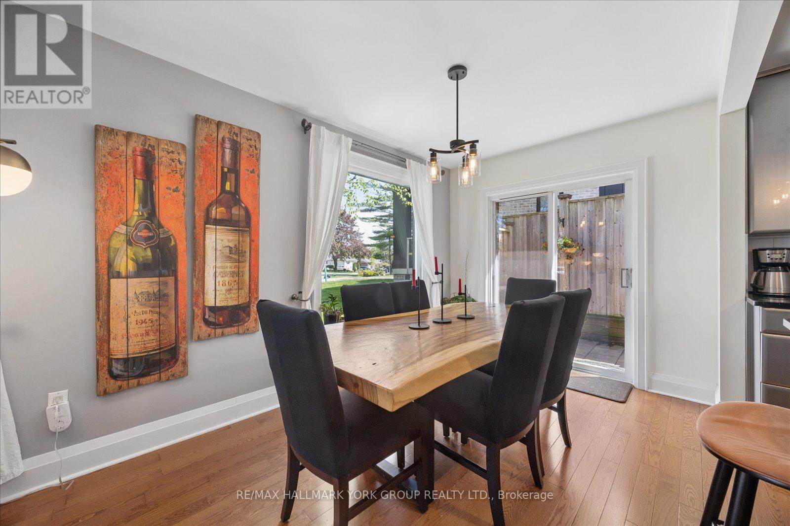 45 Foreht Crescent, Aurora, ON - Indoor Photo Showing Dining Room