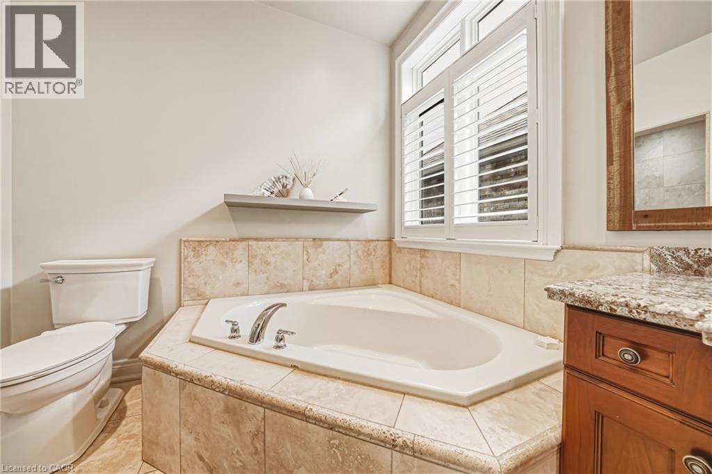 976 Shadeland Avenue Unit# 3, Burlington, ON - Indoor Photo Showing Bathroom