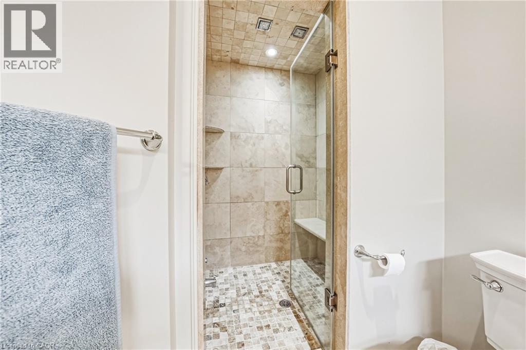976 Shadeland Avenue Unit# 3, Burlington, ON - Indoor Photo Showing Bathroom