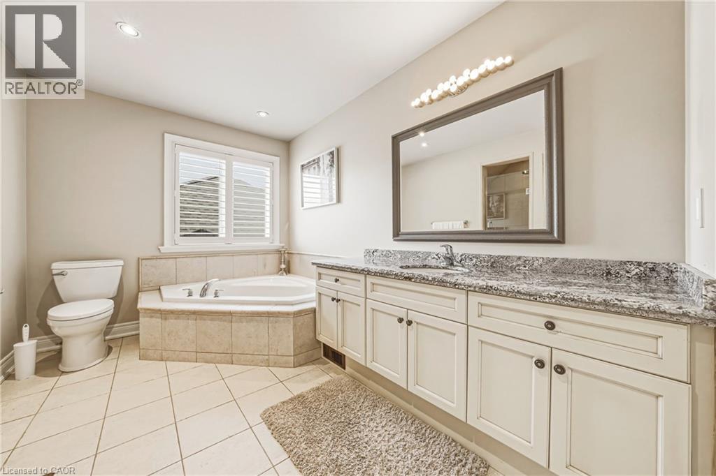 976 Shadeland Avenue Unit# 3, Burlington, ON - Indoor Photo Showing Bathroom