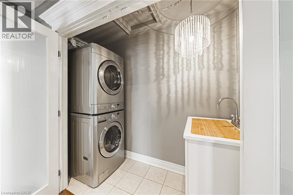 976 Shadeland Avenue Unit# 3, Burlington, ON - Indoor Photo Showing Laundry Room