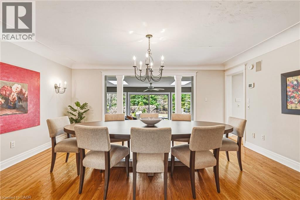 7 Colonial Crescent, Oakville, ON - Indoor Photo Showing Dining Room