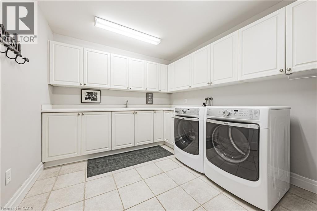 7 Colonial Crescent, Oakville, ON - Indoor Photo Showing Laundry Room