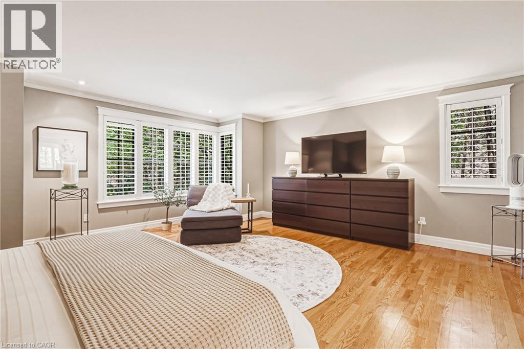 7 Colonial Crescent, Oakville, ON - Indoor Photo Showing Bedroom