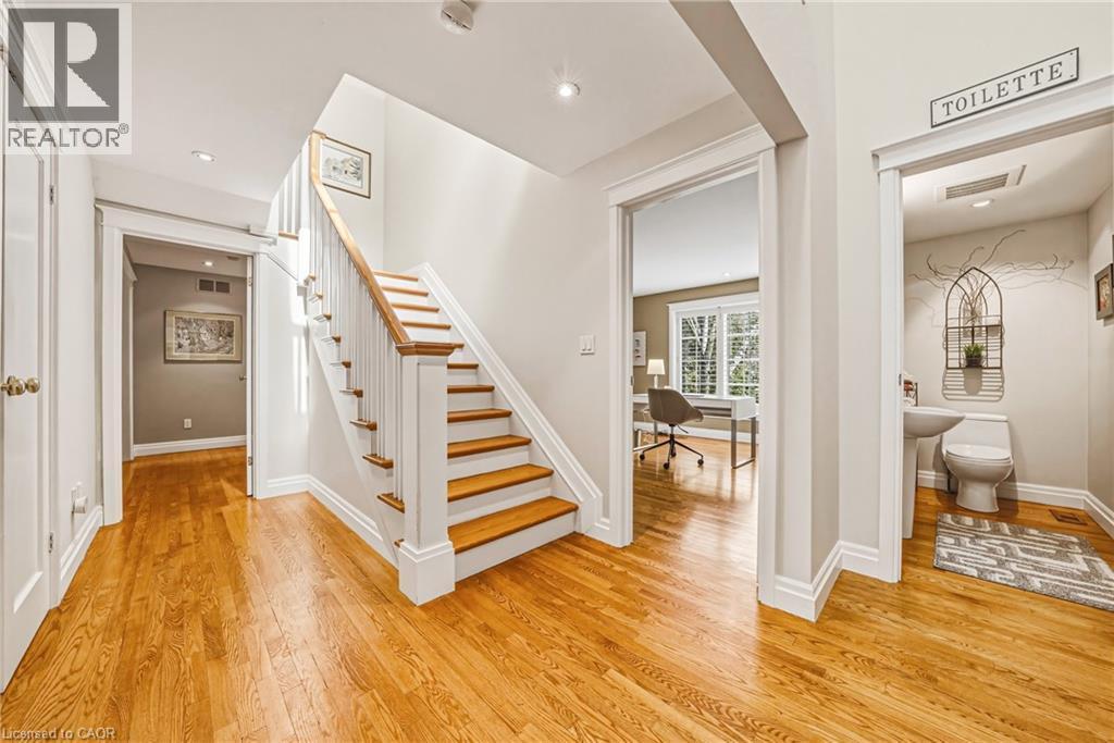 7 Colonial Crescent, Oakville, ON - Indoor Photo Showing Other Room