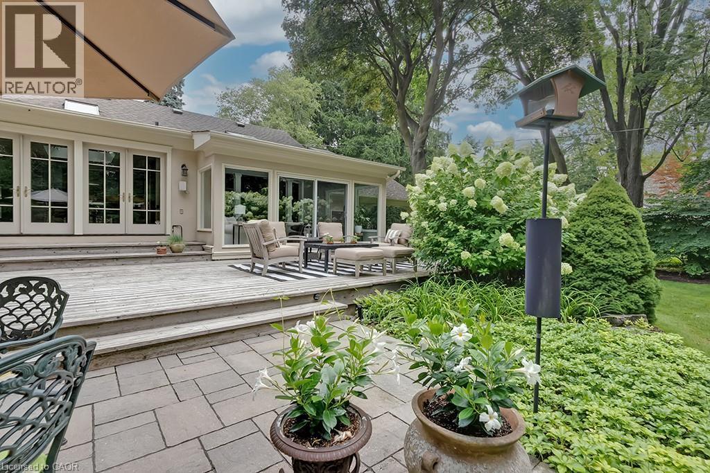 7 Colonial Crescent, Oakville, ON - Outdoor With Deck Patio Veranda