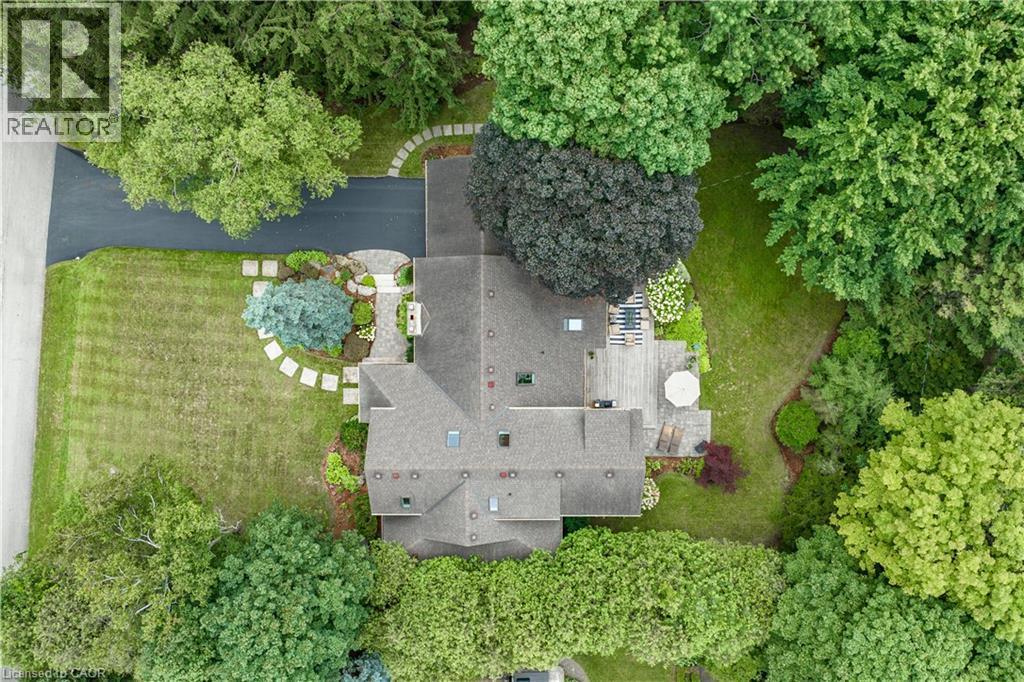 7 Colonial Crescent, Oakville, ON - Outdoor
