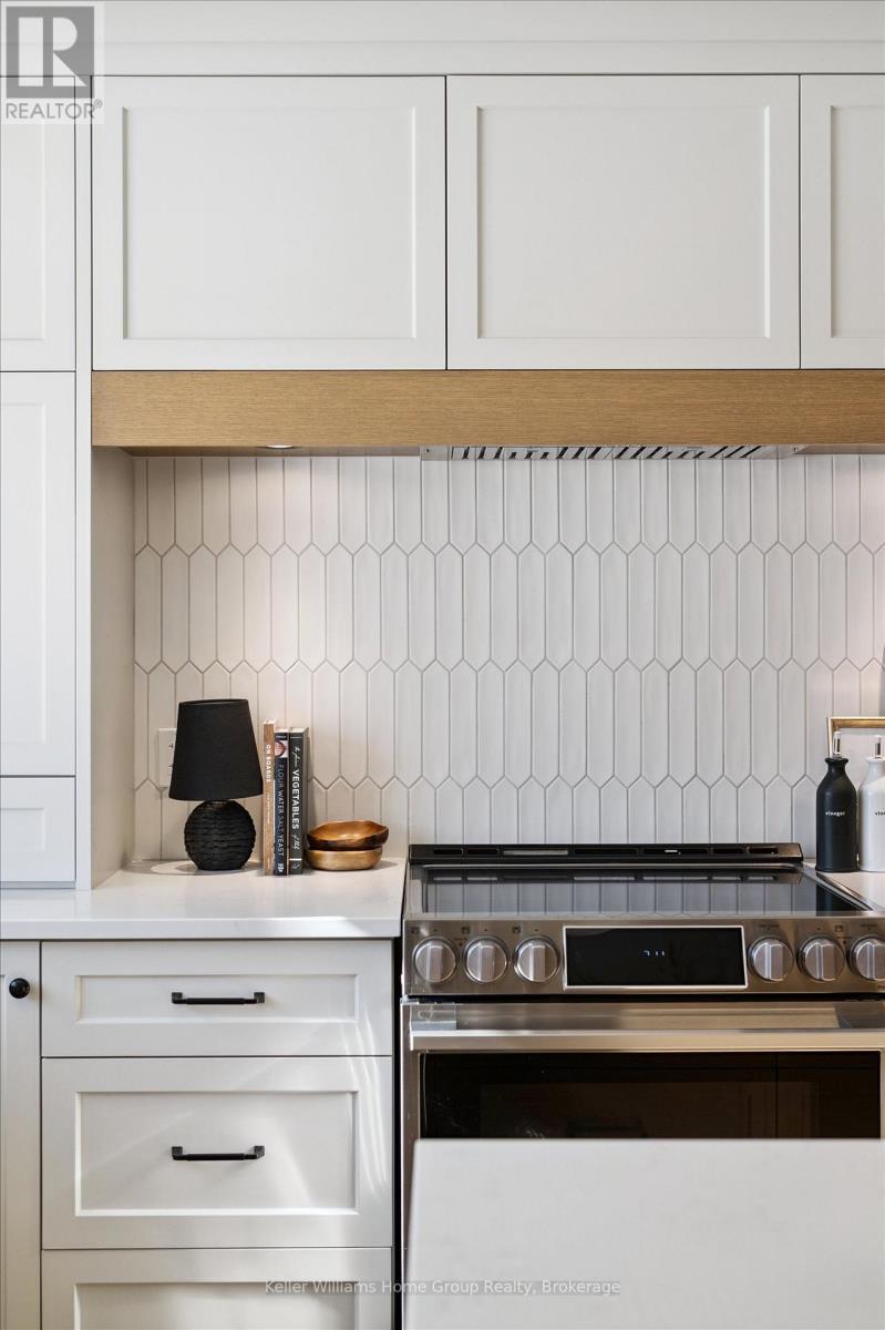 6794 Sixth Line, Centre Wellington, ON - Indoor Photo Showing Kitchen