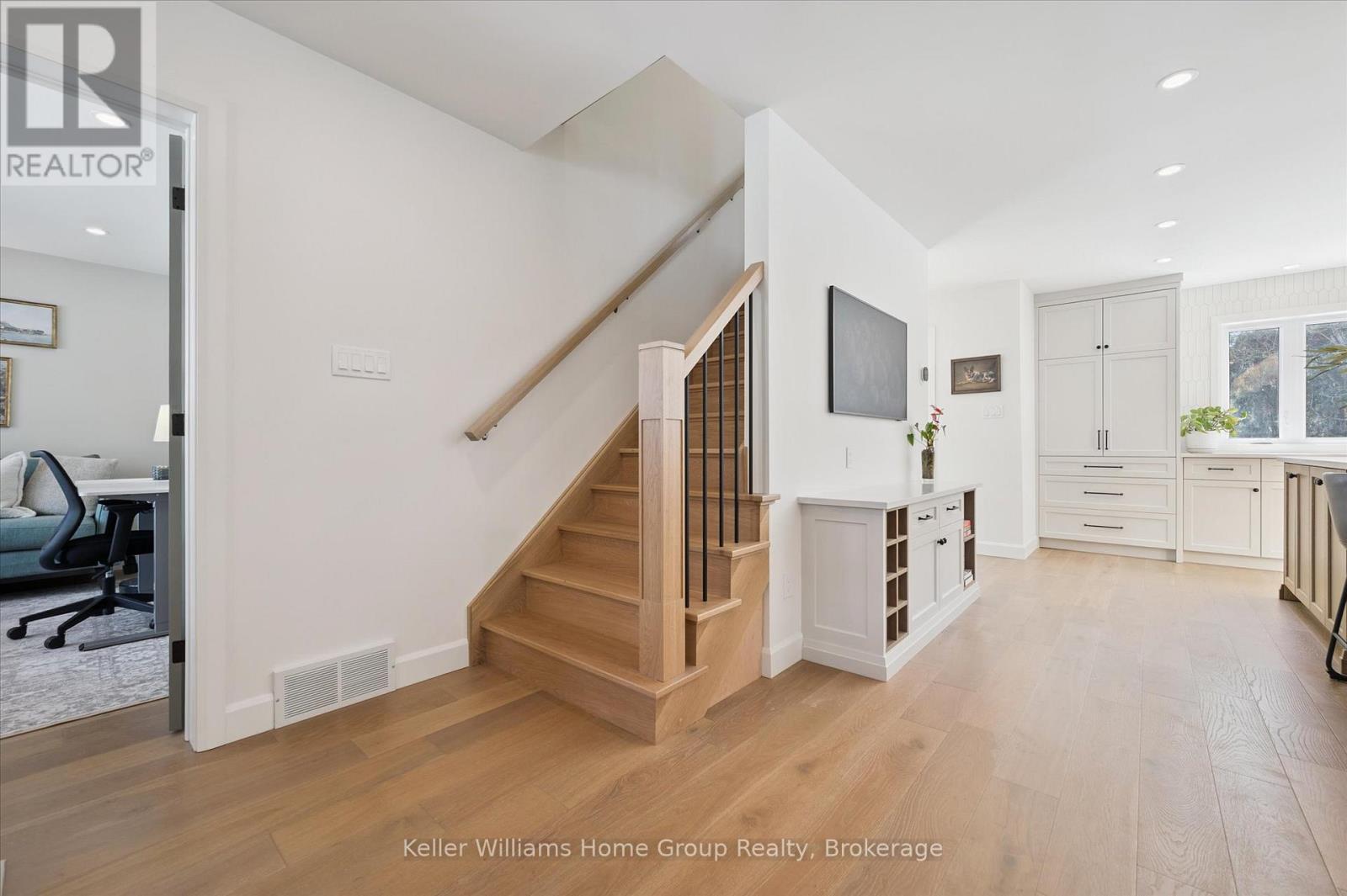 6794 Sixth Line, Centre Wellington, ON - Indoor Photo Showing Other Room