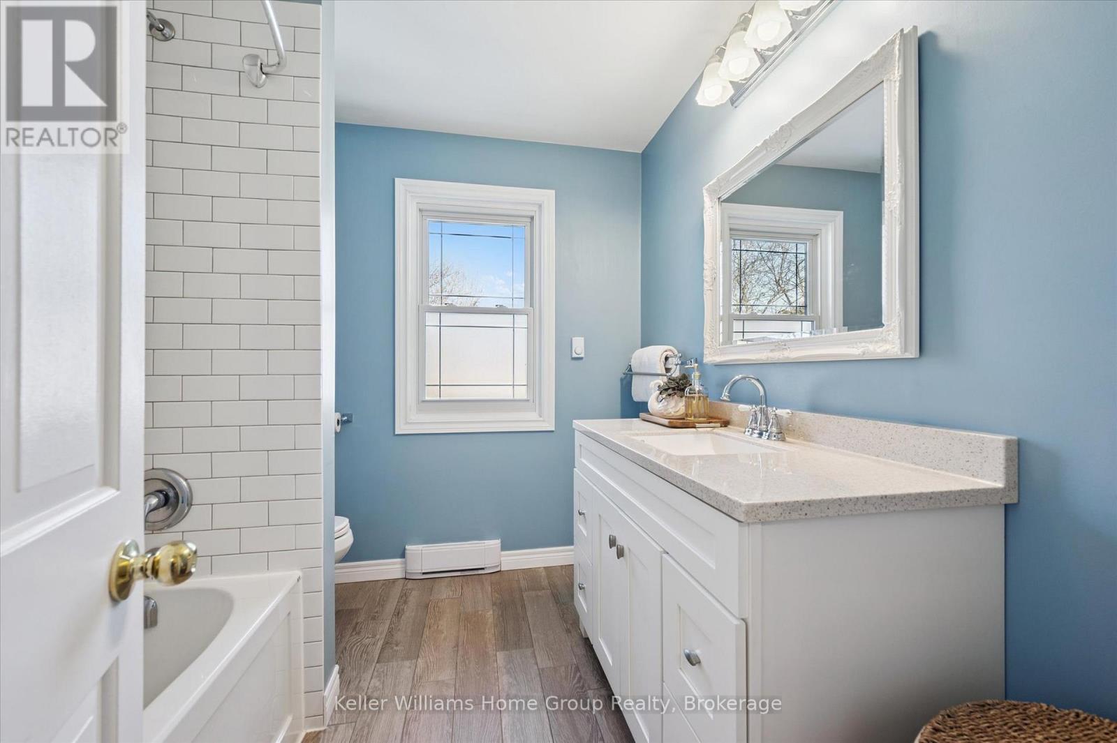 6794 Sixth Line, Centre Wellington, ON - Indoor Photo Showing Bathroom