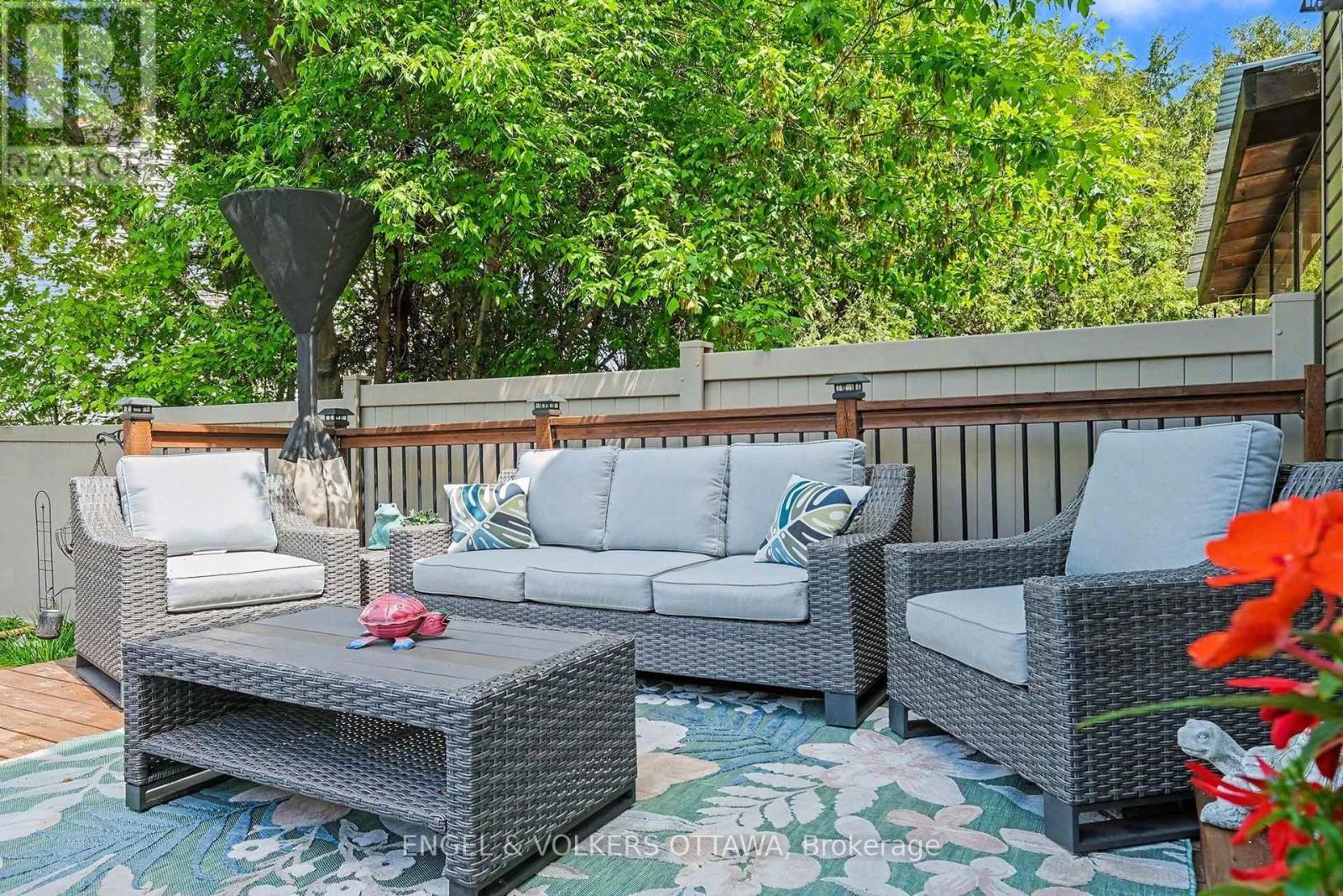 37 Gentle Gate Crescent, Ottawa, ON - Outdoor With Deck Patio Veranda