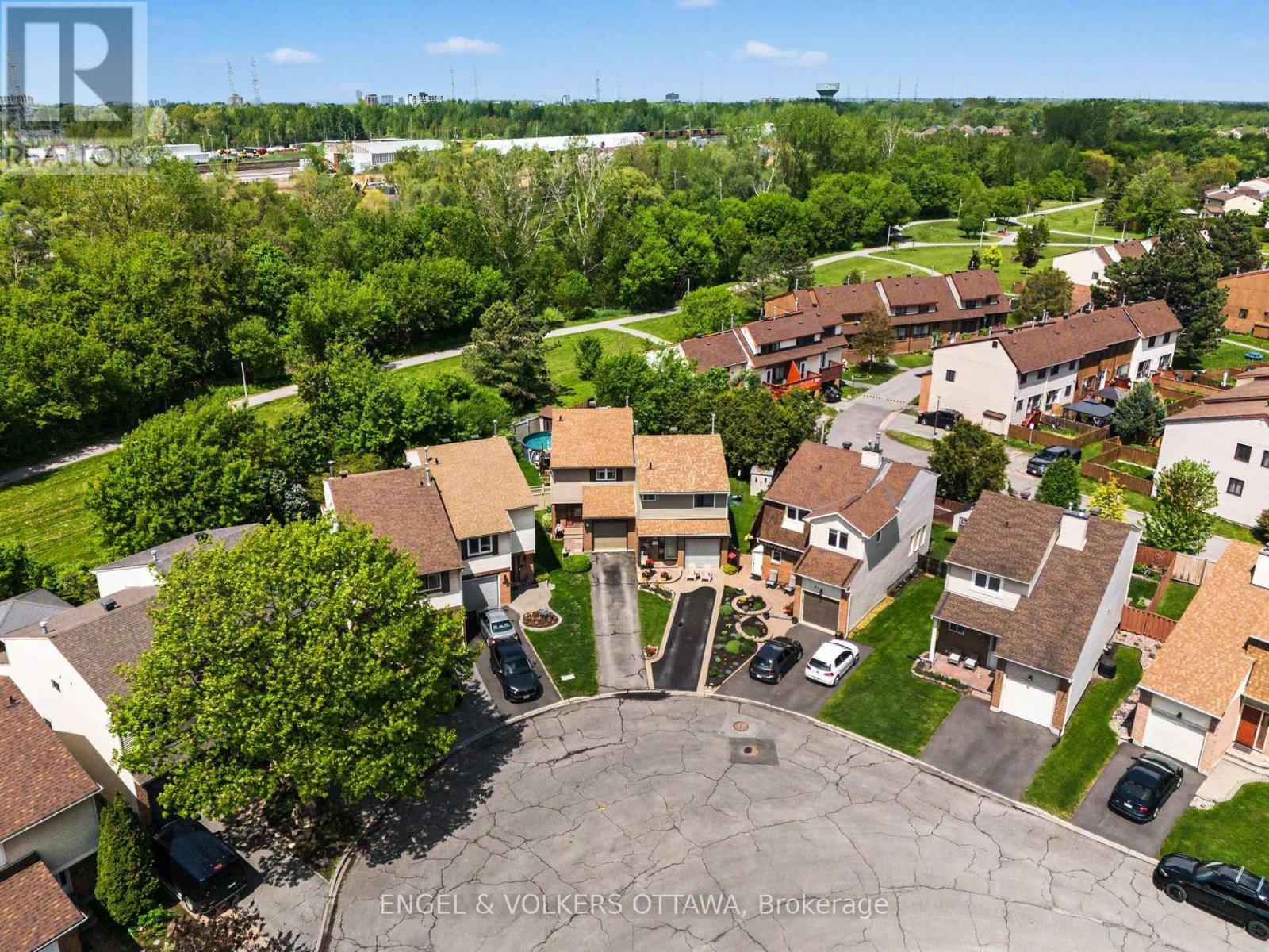 37 Gentle Gate Crescent, Ottawa, ON - Outdoor With View