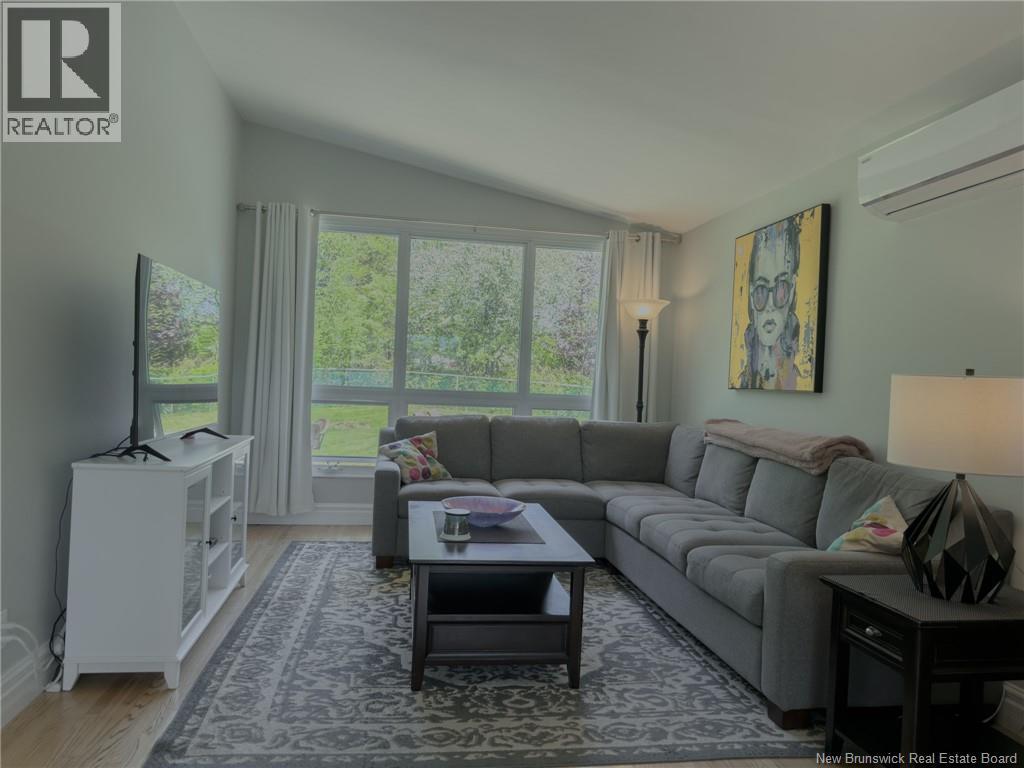 12 Grant Crescent, Saint John, NB - Indoor Photo Showing Living Room