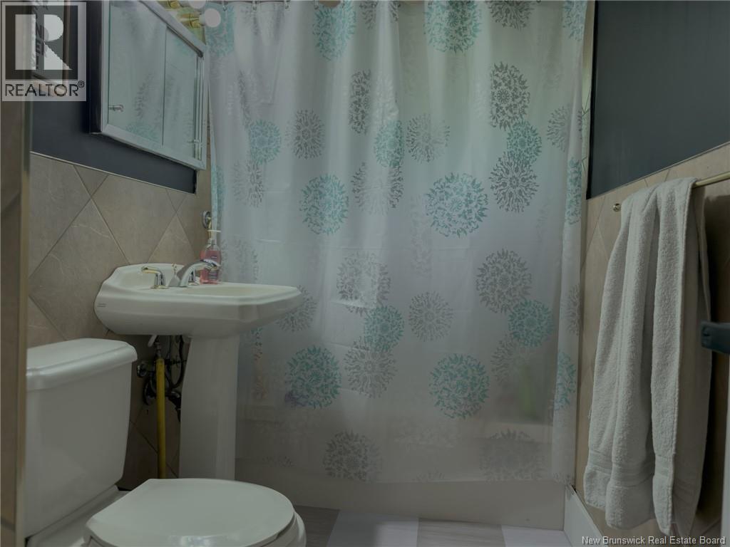 12 Grant Crescent, Saint John, NB - Indoor Photo Showing Bathroom