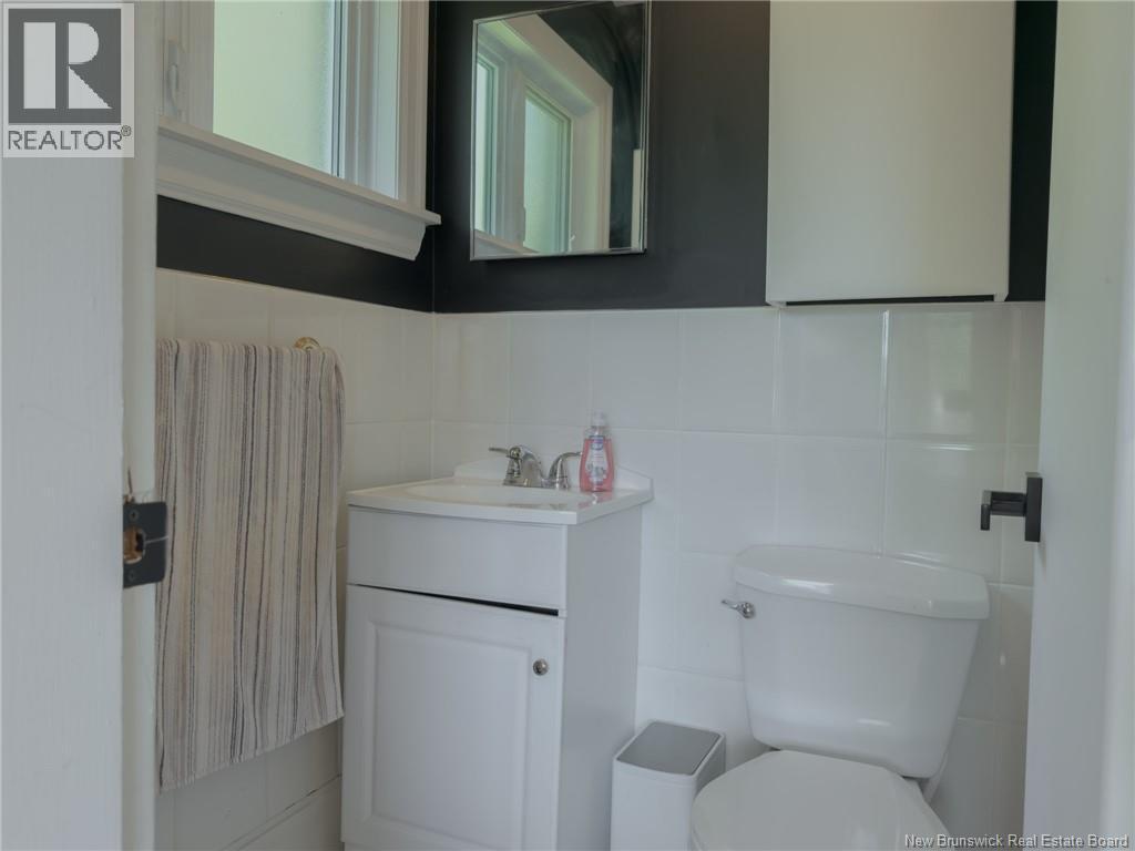 12 Grant Crescent, Saint John, NB - Indoor Photo Showing Bathroom