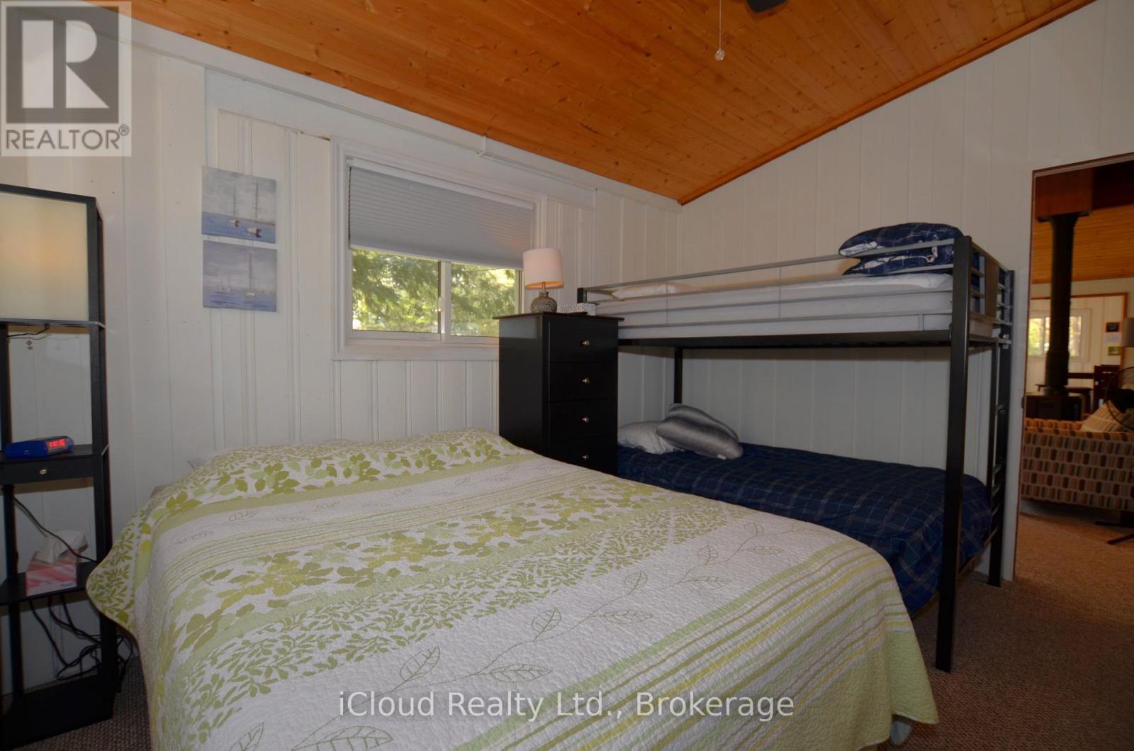 20 Roberval Circle, Tiny, ON - Indoor Photo Showing Bedroom