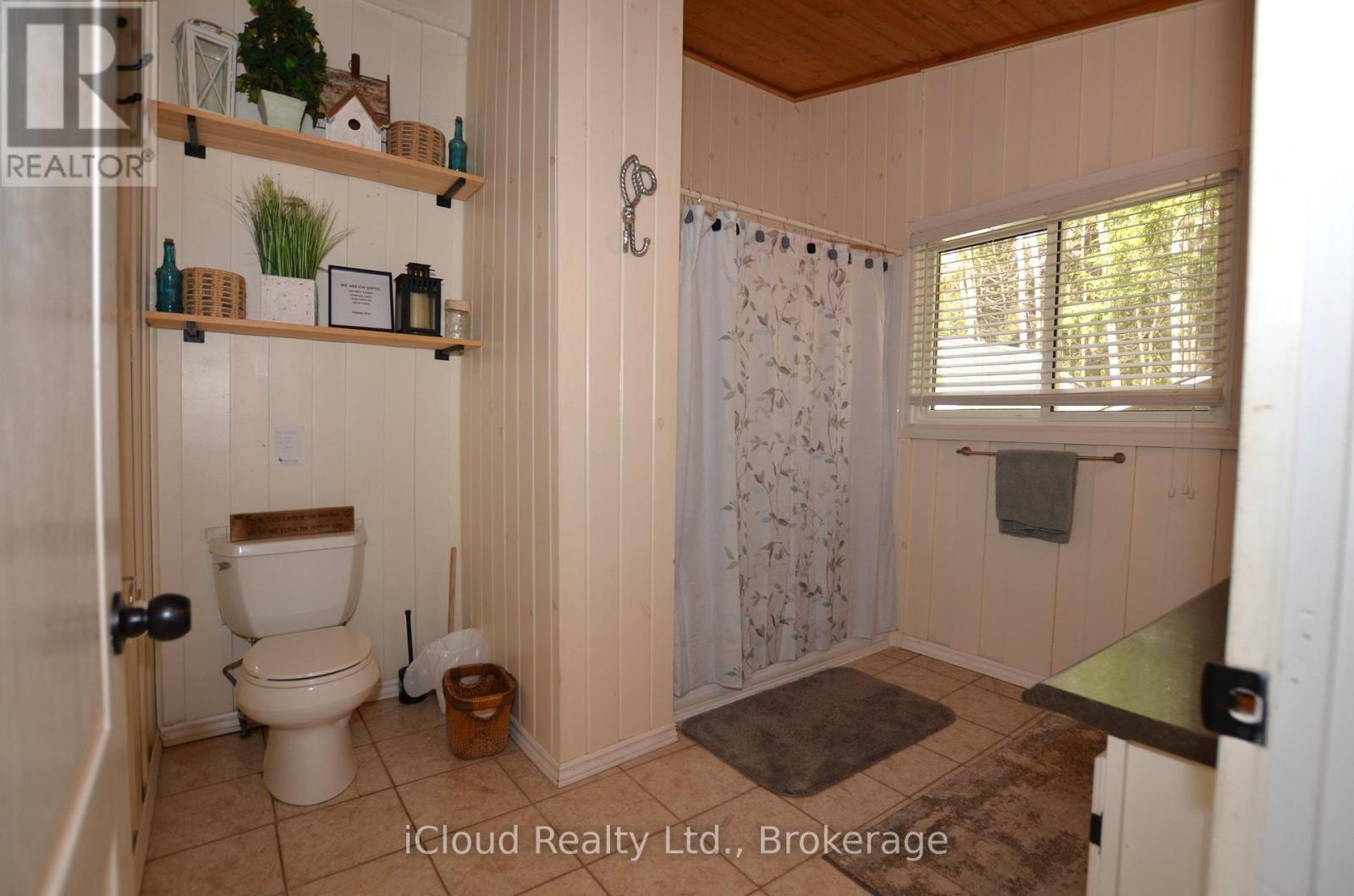 20 Roberval Circle, Tiny, ON - Indoor Photo Showing Bathroom