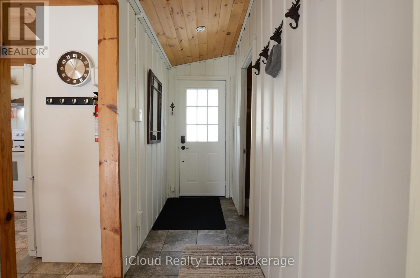 20 Roberval Circle, Tiny, ON - Indoor Photo Showing Other Room