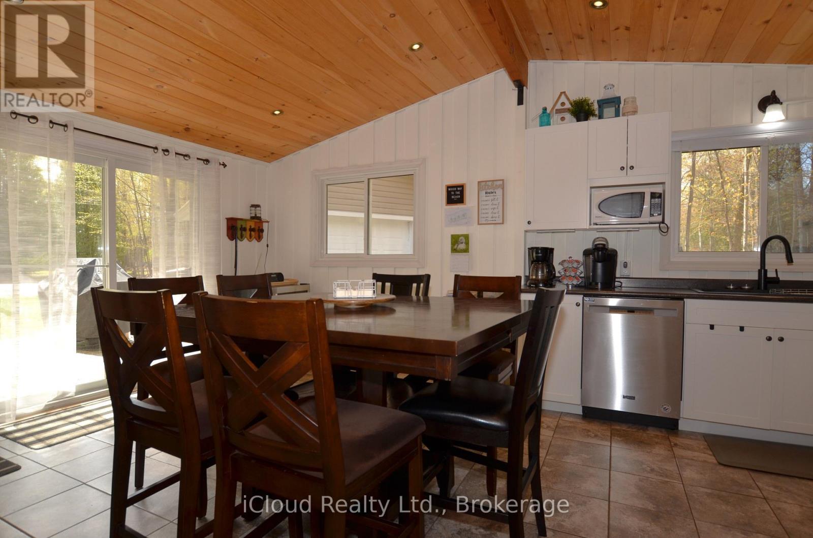 20 Roberval Circle, Tiny, ON - Indoor