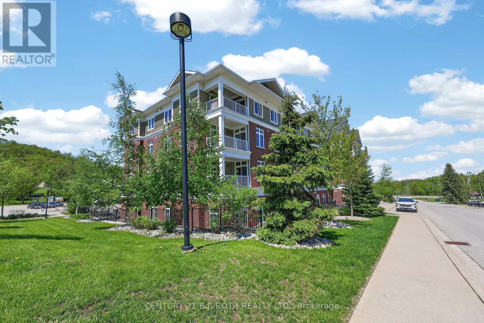 310 - 40 Horseshoe Boulevard, Oro-Medonte, ON - Outdoor With Balcony