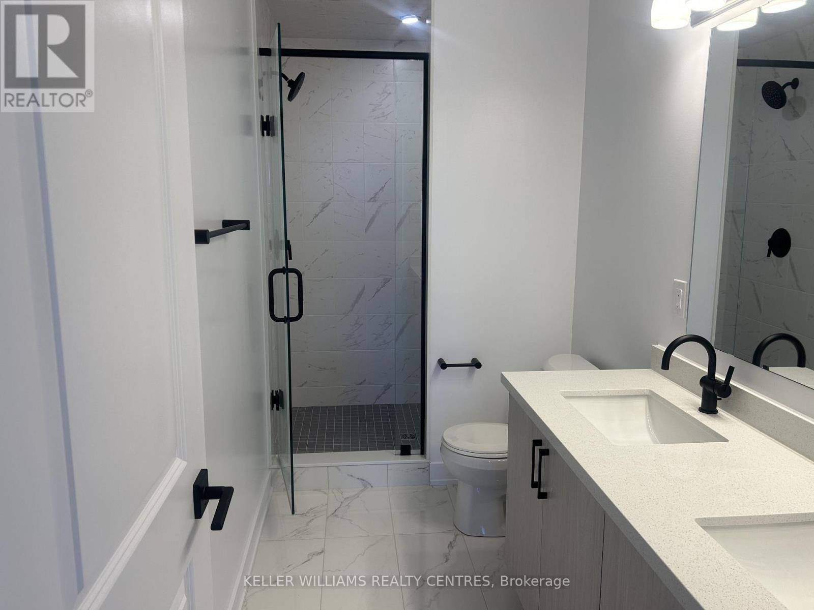 22 Mcaush Street, Barrie, ON - Indoor Photo Showing Bathroom
