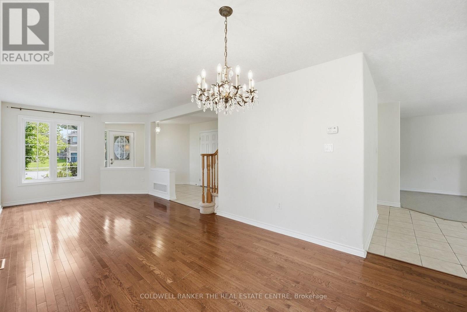 Living & Dining Room - 44 Prince William Way, Barrie, ON