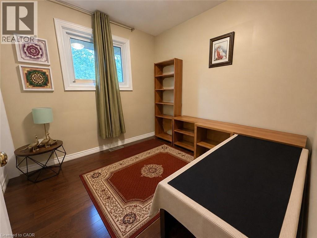 917 Orpha Street, Burlington, ON - Indoor Photo Showing Other Room